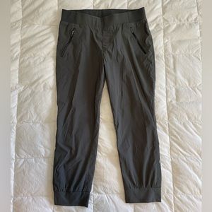 Eddie Bauer Women's Guide Pro Flex Capri Hiking Joggers